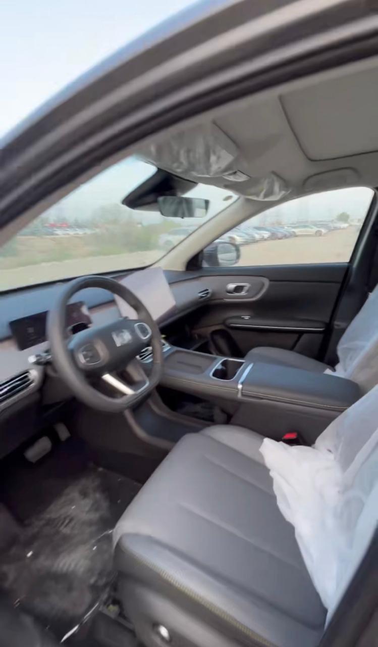 Передний салон Changan Qiyuan Q05