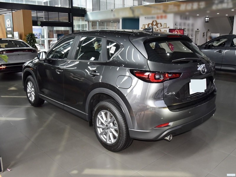 Mazda CX-5 вид сзади сбоку