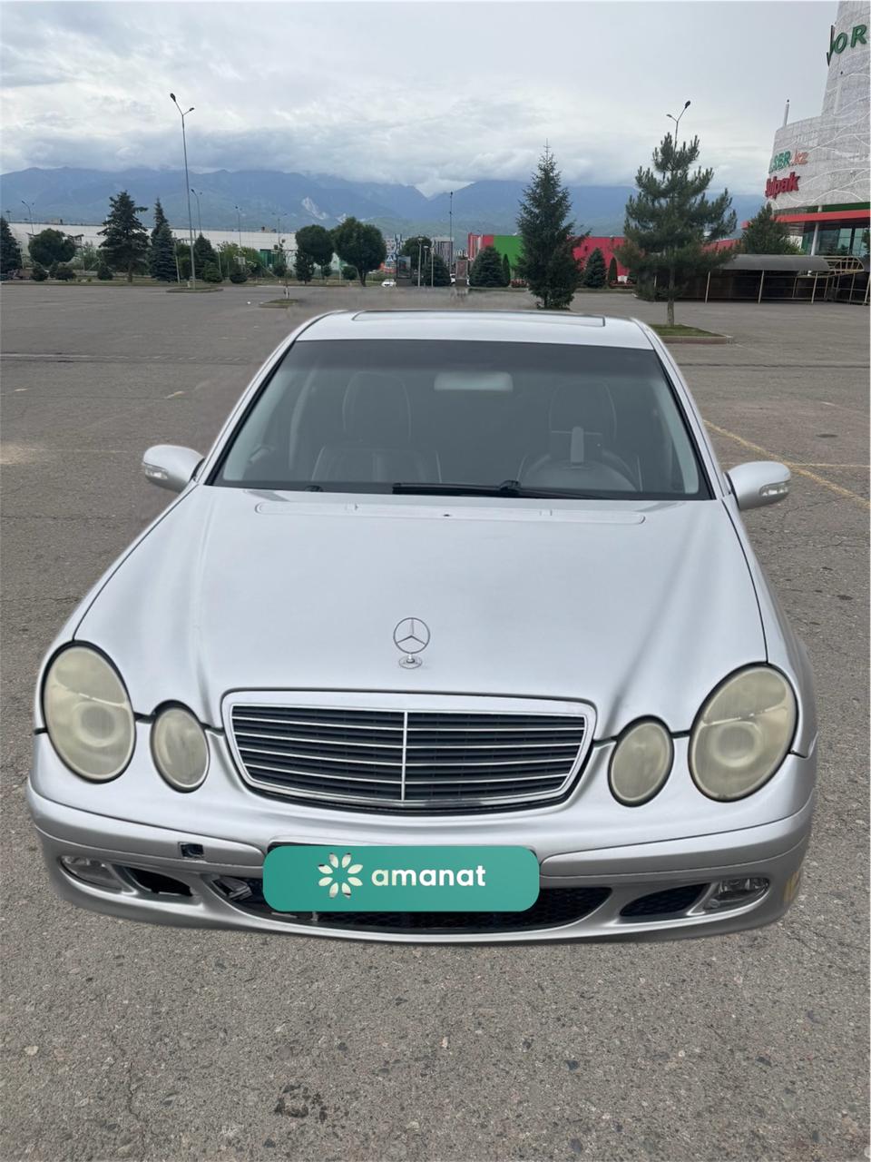 Mercedes-Benz W211 2002