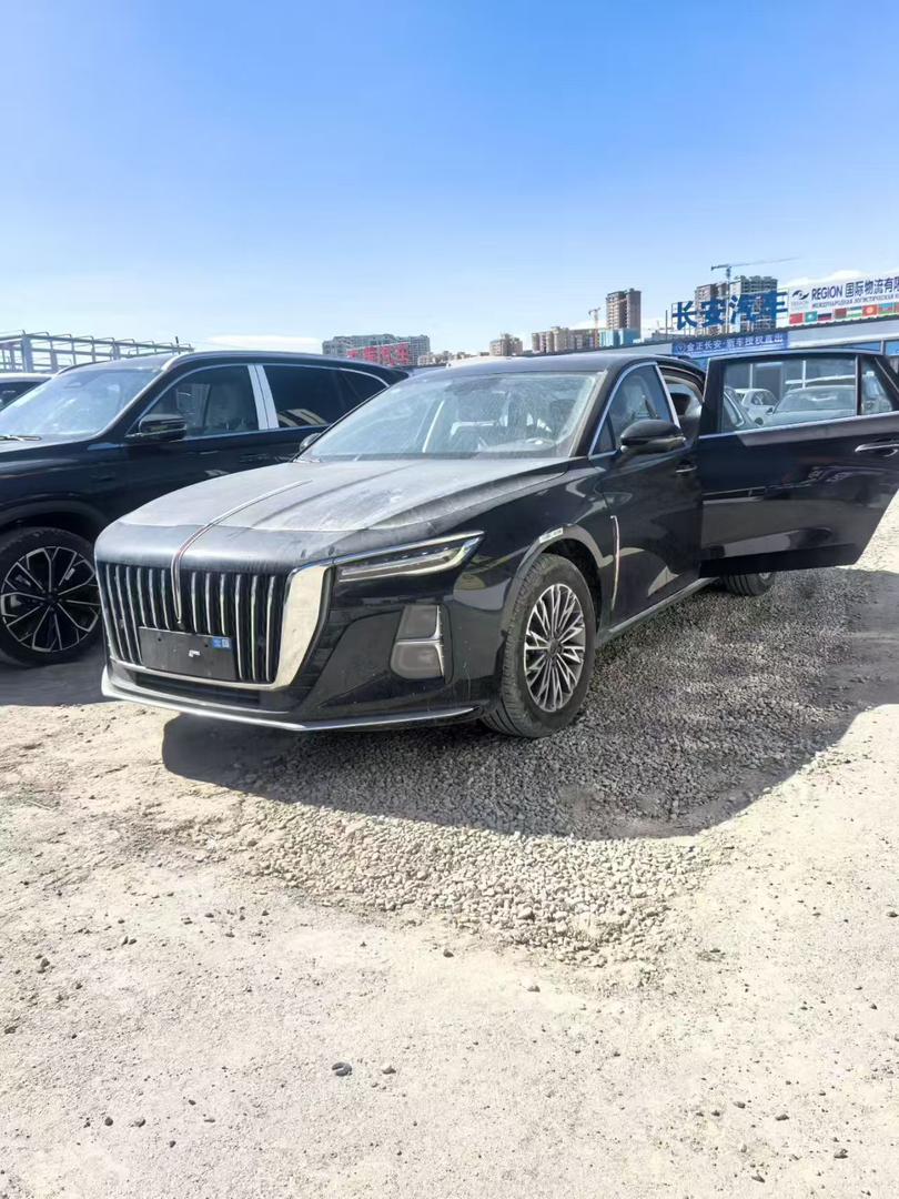 Hongqi H5 передний ракурс
